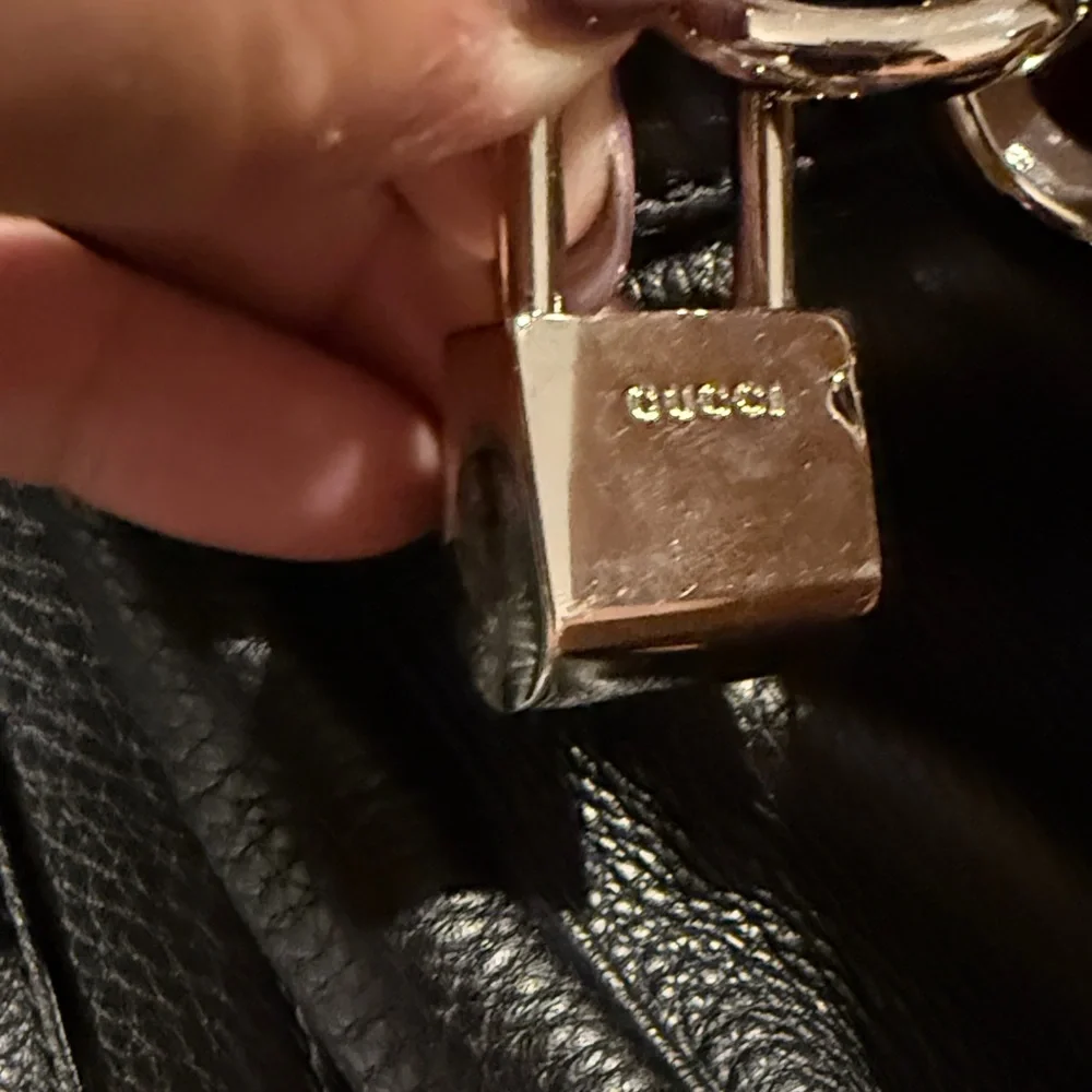 Gucci Black Leather Laptop Case Messenger Men's Bag lock and keys